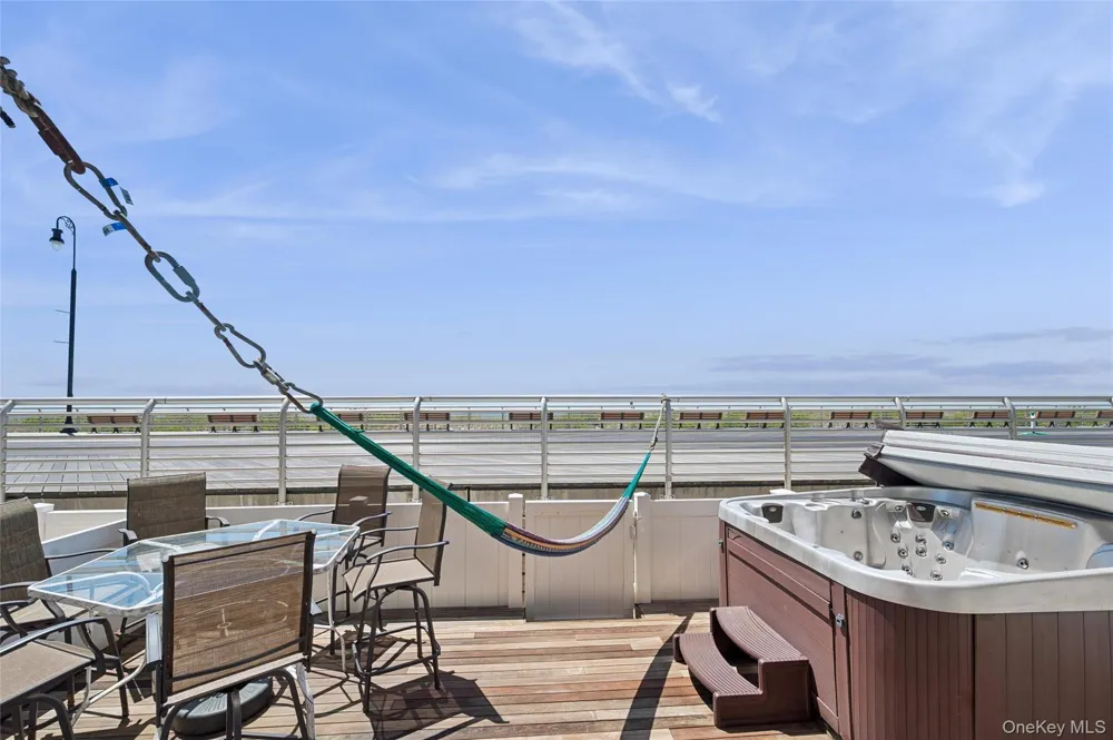 452 Oceanfront #102 Long Beach, NY 11561
