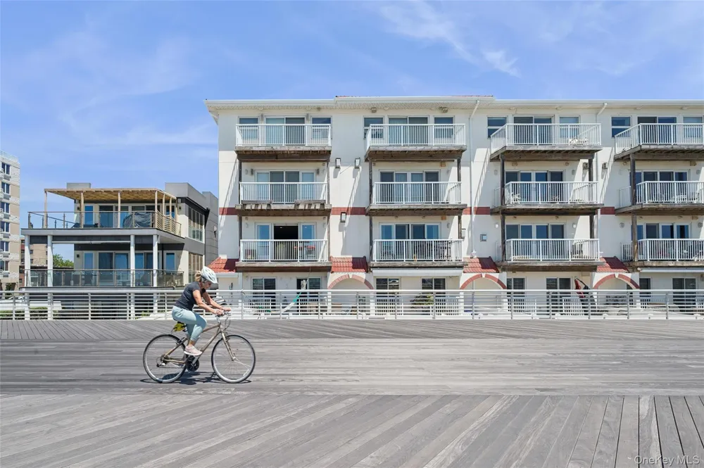 452 Oceanfront #102 Long Beach, NY 11561