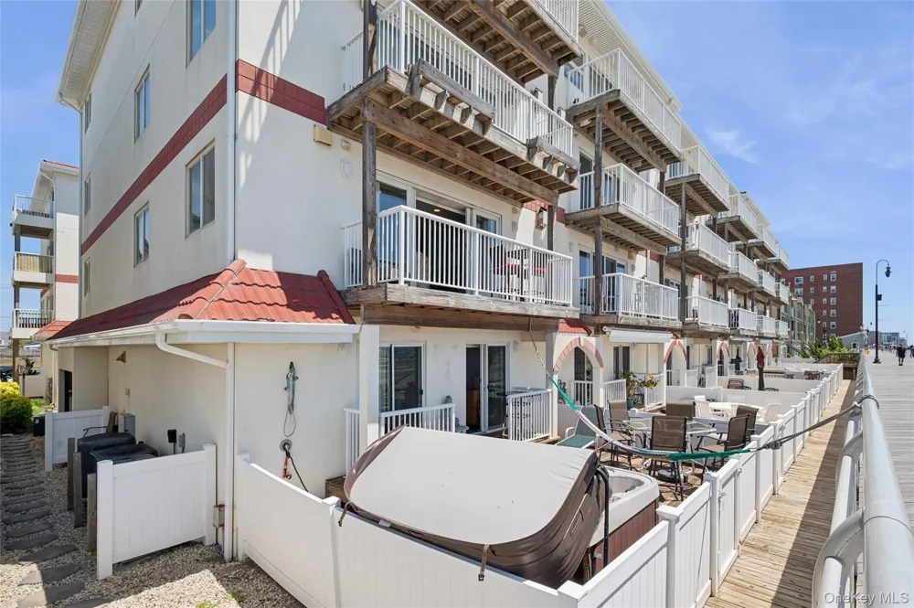 452 Oceanfront #102 Long Beach, NY 11561