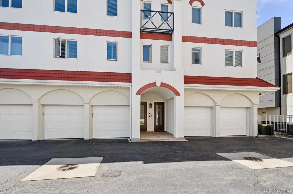 452 Oceanfront #102 Long Beach, NY 11561