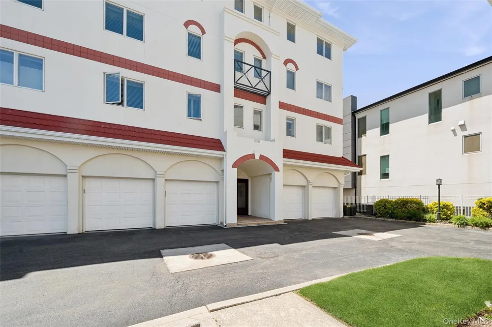 452 Oceanfront #102 Long Beach, NY 11561