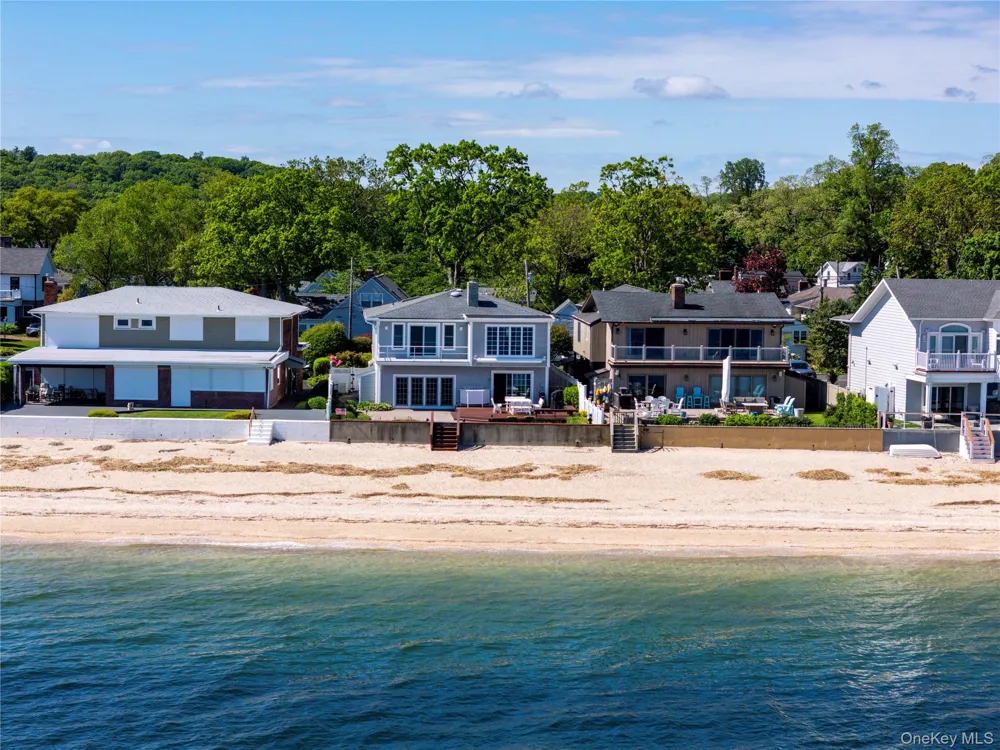 19 Oak Shore Drive Bayville, NY 11709