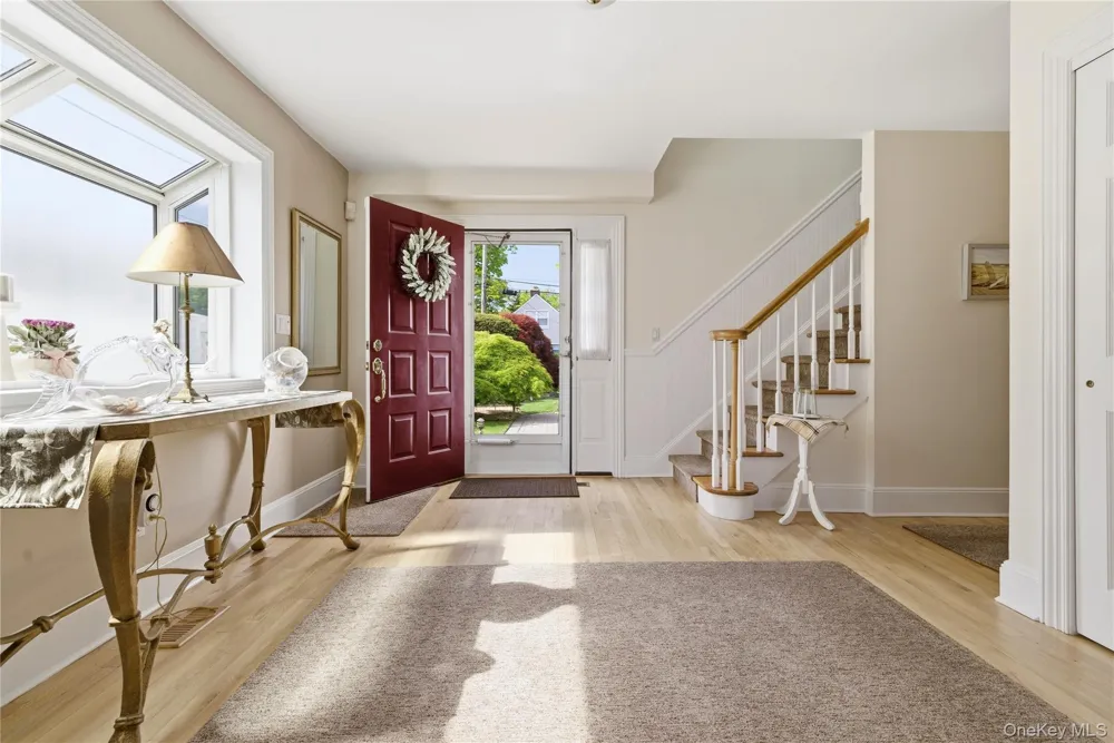 19 Oak Shore Drive Bayville, NY 11709