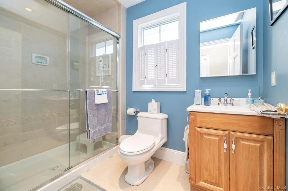 19 Oak Shore Drive Bayville, NY 11709