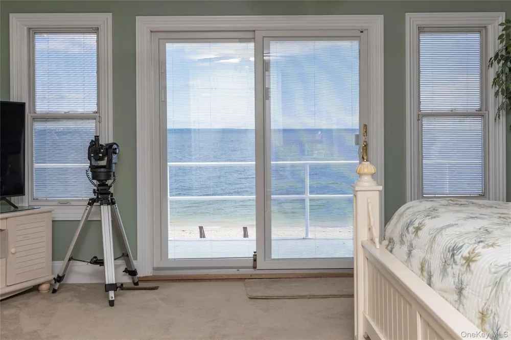 19 Oak Shore Drive Bayville, NY 11709