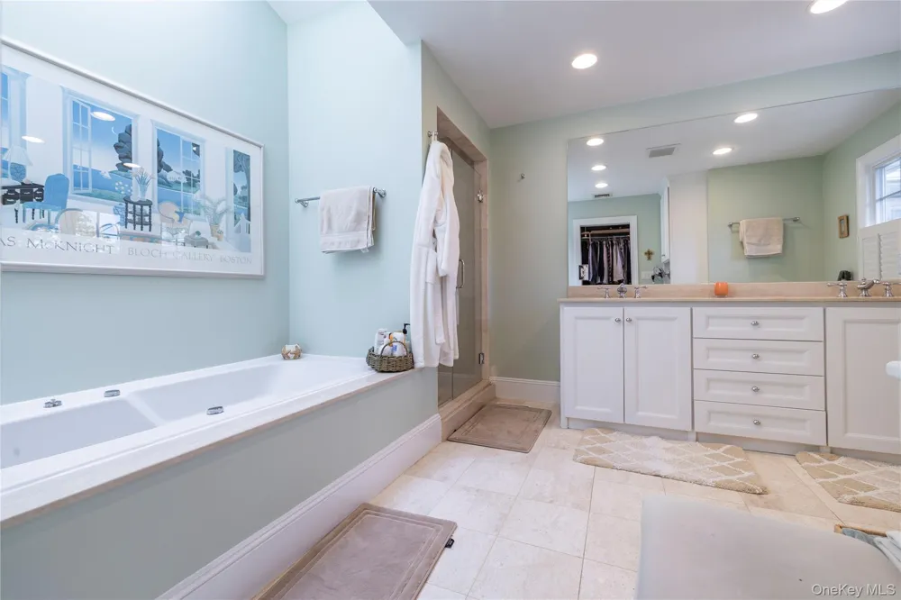 19 Oak Shore Drive Bayville, NY 11709