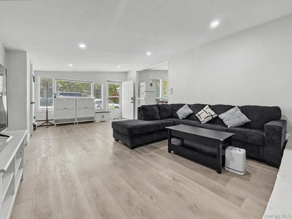 44 Straight Path Rock Hill, NY 12775