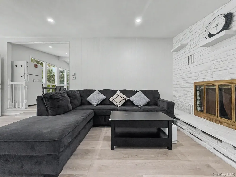 44 Straight Path Rock Hill, NY 12775