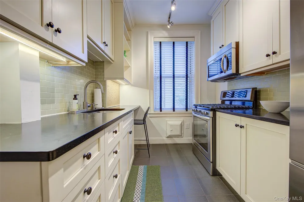35-16 80th Street #3 Jackson Heights, NY 11372