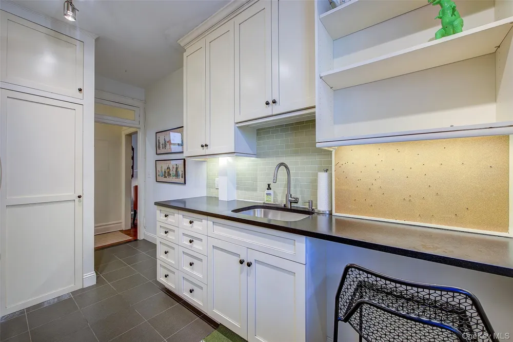 35-16 80th Street #3 Jackson Heights, NY 11372
