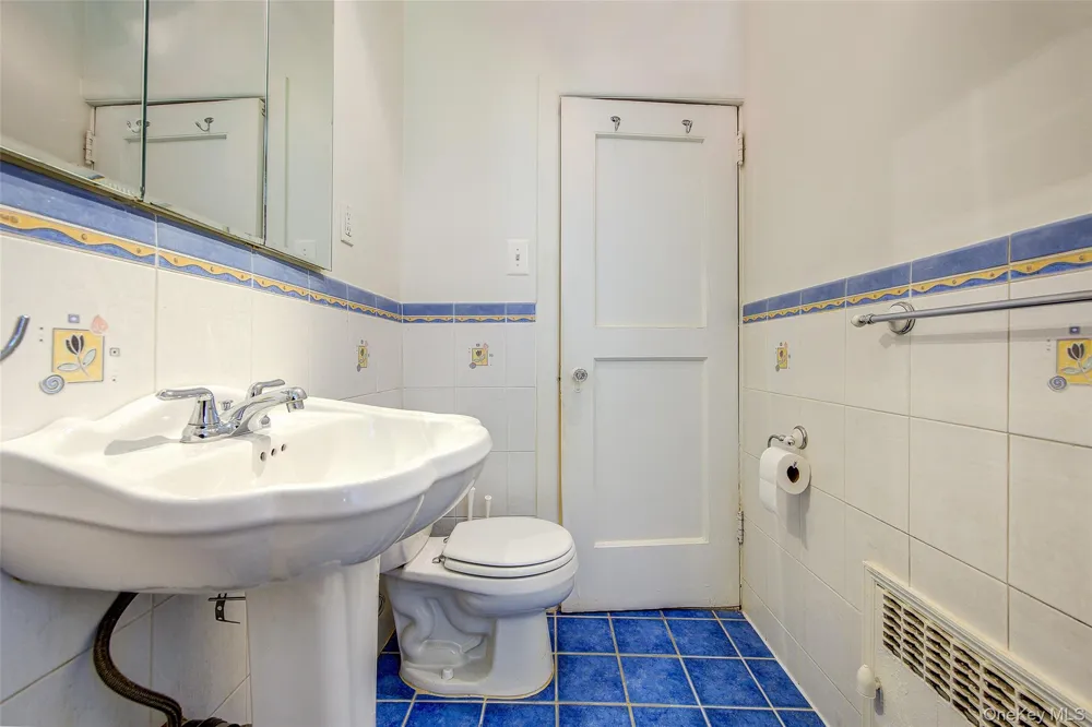 35-16 80th Street #3 Jackson Heights, NY 11372