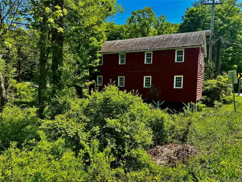 73 North Creek Road