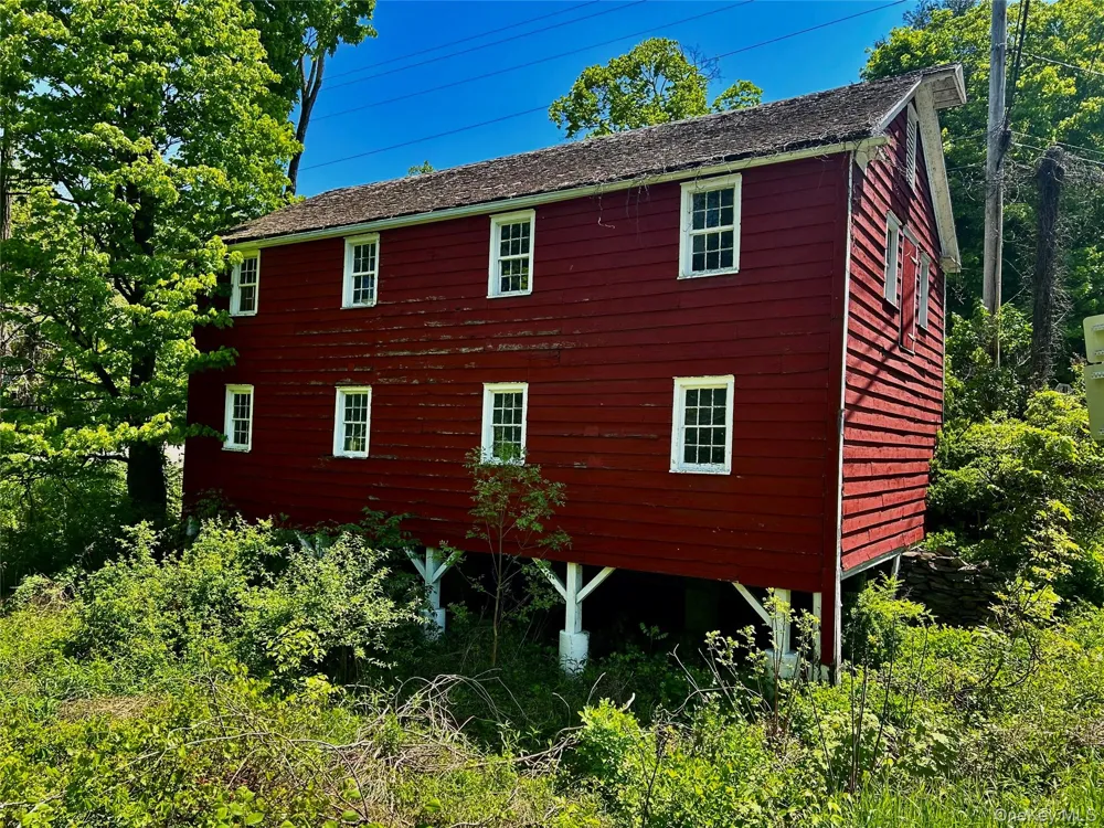 73 North Creek Road Staatsburg, NY 12580