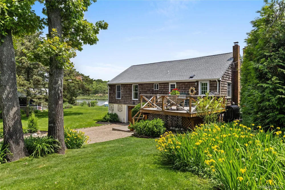12 Whites Lane Aquebogue, NY 11931