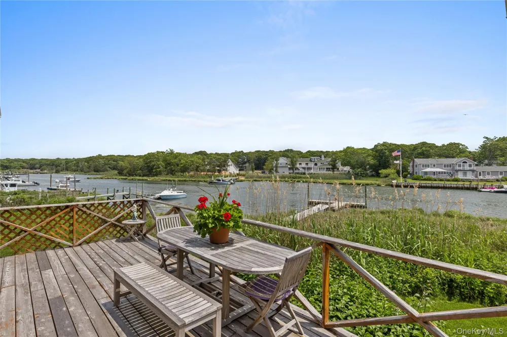 12 Whites Lane Aquebogue, NY 11931
