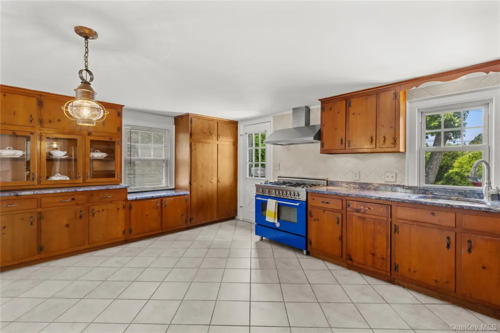 12 Whites Lane Aquebogue, NY 11931