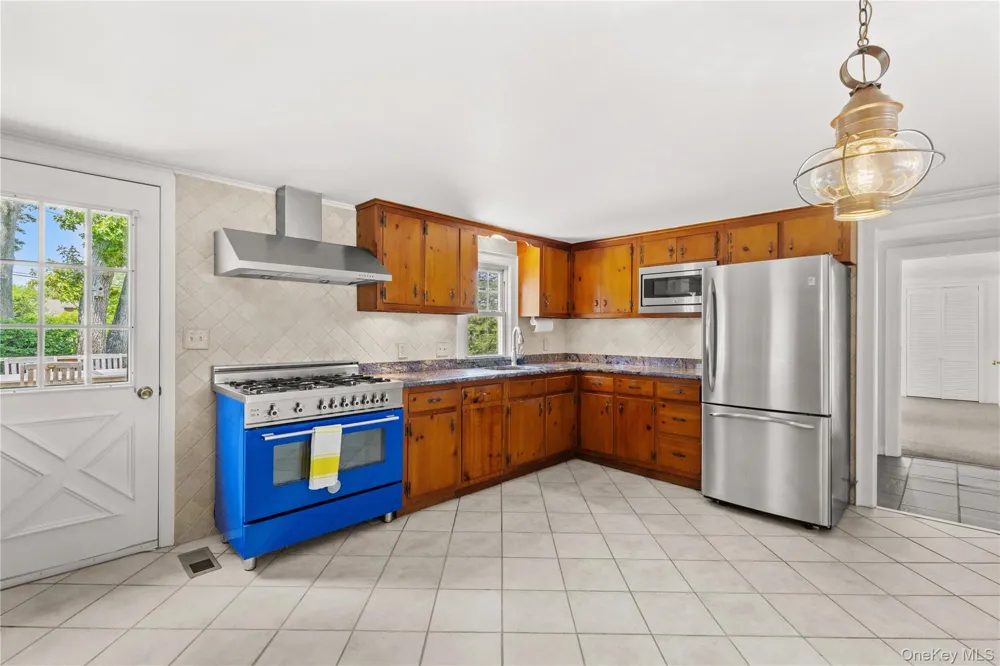 12 Whites Lane Aquebogue, NY 11931