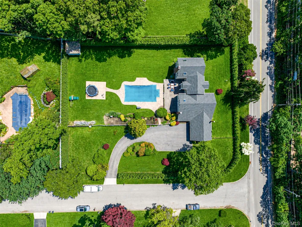 2 Jodi Drive Manorville, NY 11949