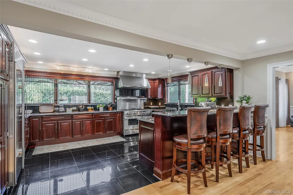 2 Jodi Drive Manorville, NY 11949