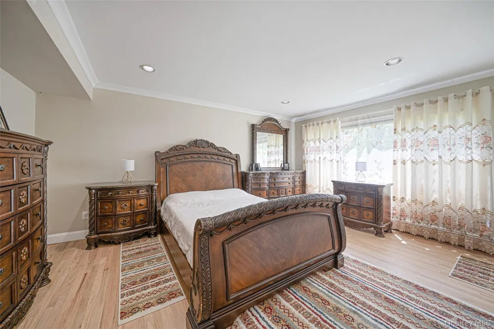 2 Jodi Drive Manorville, NY 11949