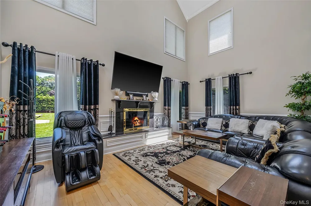 2 Jodi Drive Manorville, NY 11949