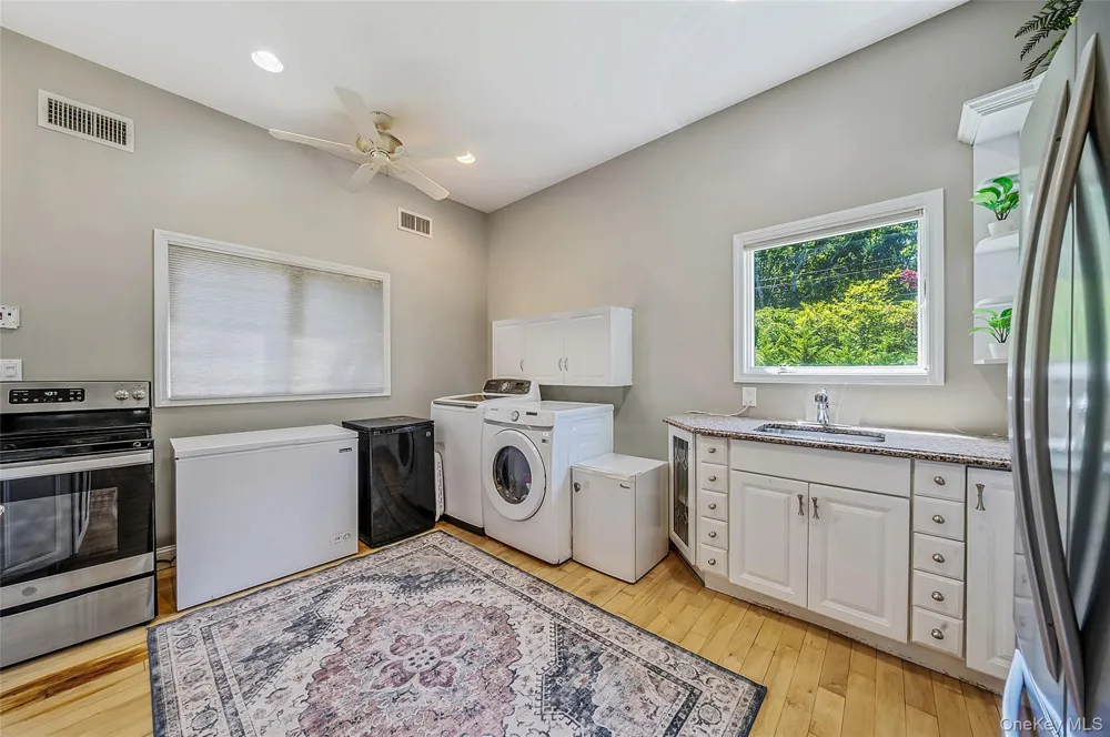 2 Jodi Drive Manorville, NY 11949