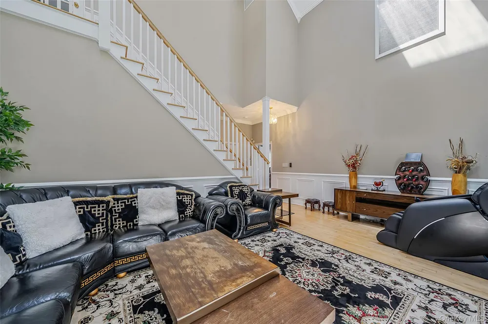 2 Jodi Drive Manorville, NY 11949