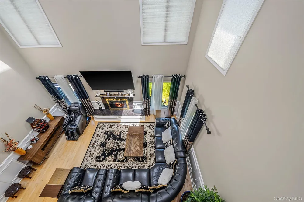 2 Jodi Drive Manorville, NY 11949