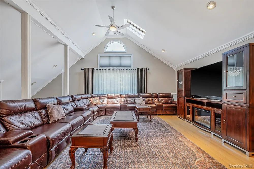 2 Jodi Drive Manorville, NY 11949