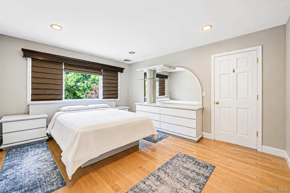 2 Jodi Drive Manorville, NY 11949