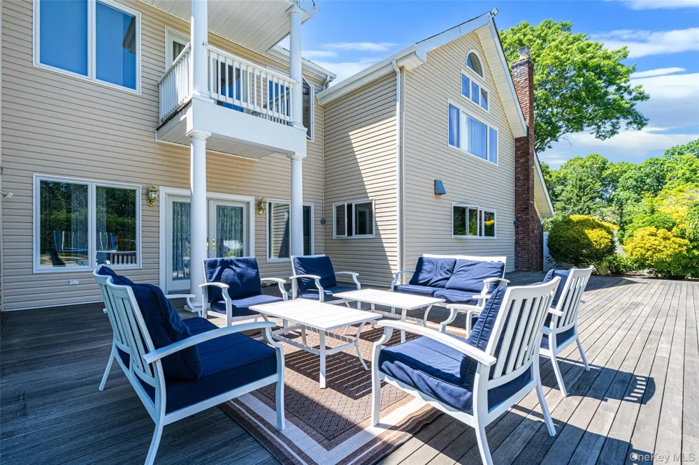 2 Jodi Drive Manorville, NY 11949