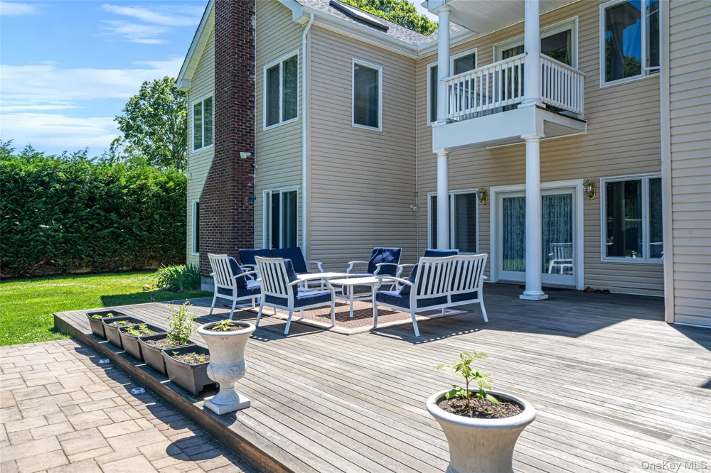 2 Jodi Drive Manorville, NY 11949