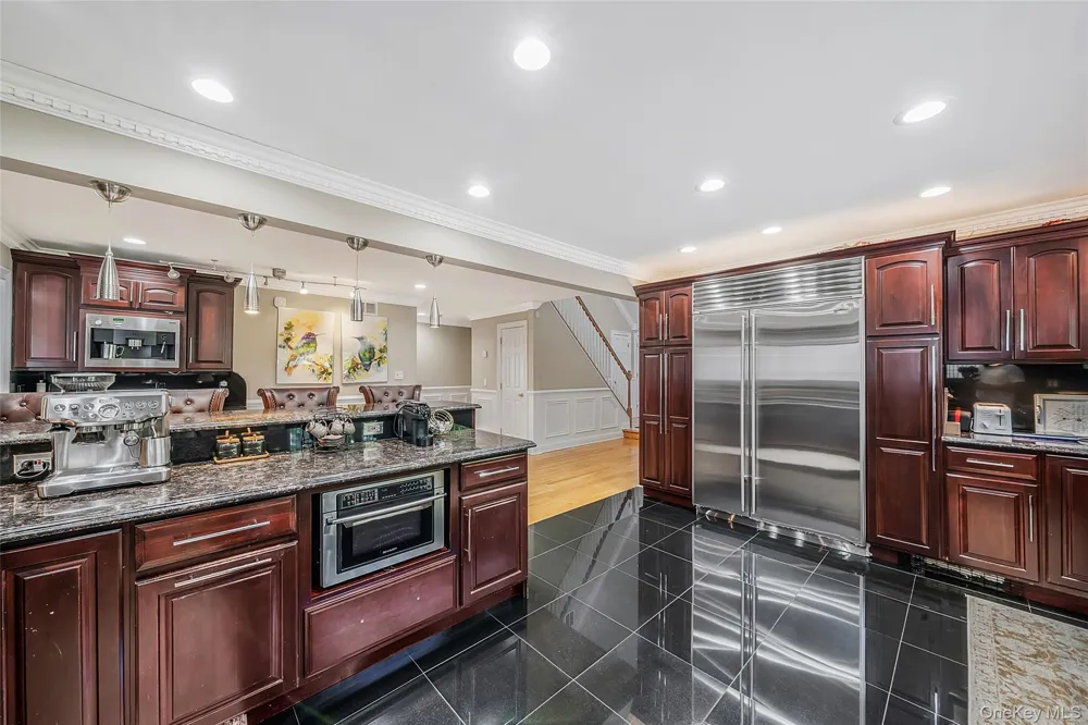 2 Jodi Drive Manorville, NY 11949