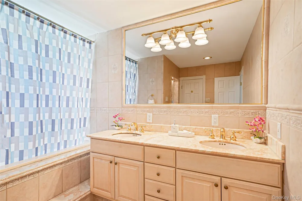 2 Jodi Drive Manorville, NY 11949