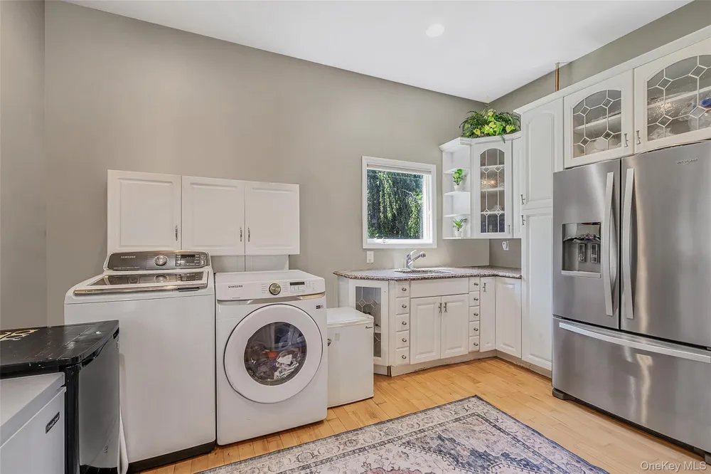 2 Jodi Drive Manorville, NY 11949