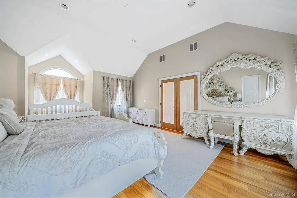 2 Jodi Drive Manorville, NY 11949