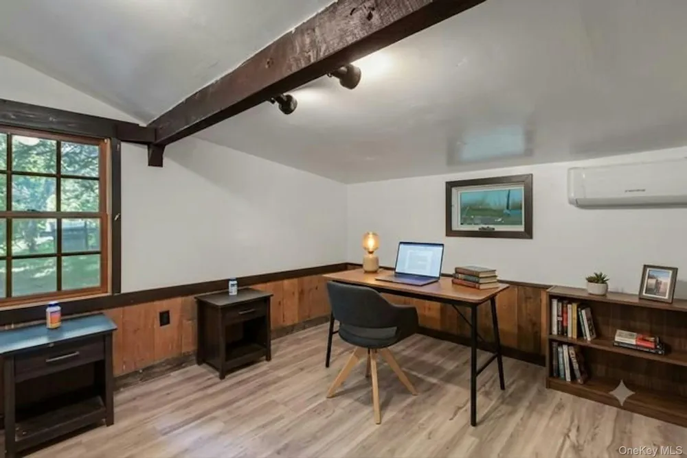 6 Woods Road Rhinebeck, NY 12572