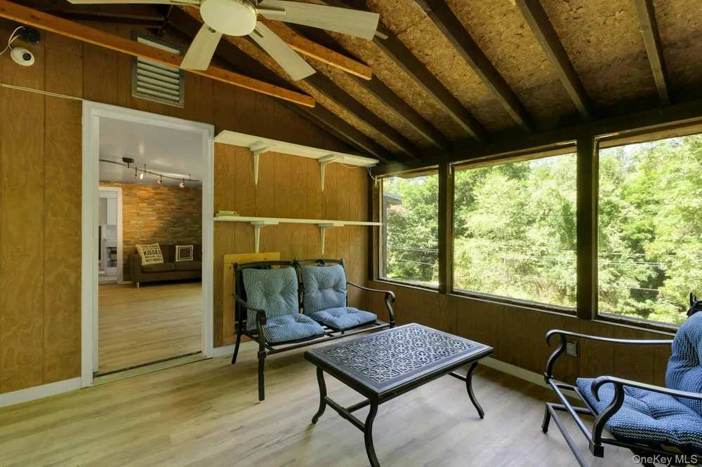 6 Woods Road Rhinebeck, NY 12572