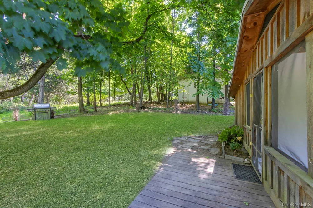 6 Woods Road Rhinebeck, NY 12572