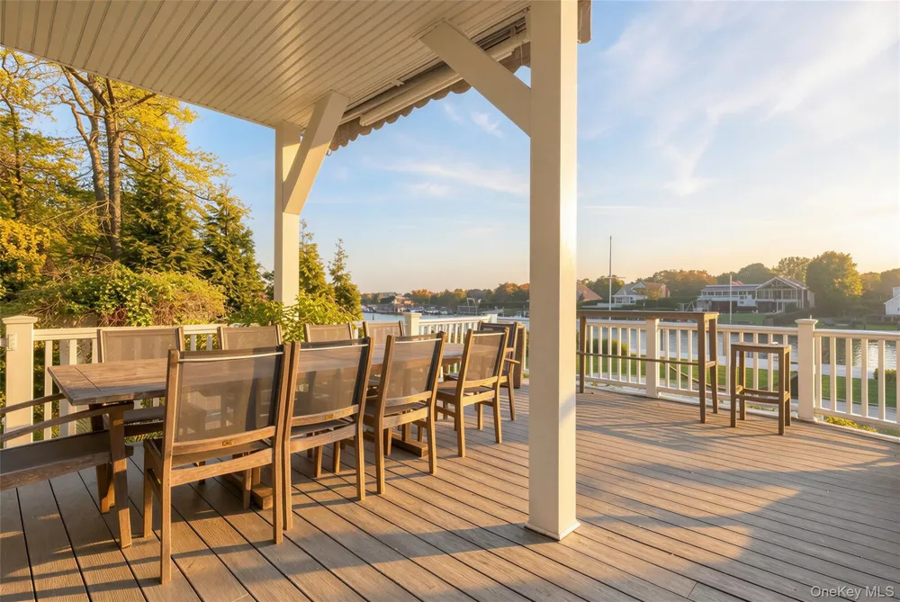 20 Penny Lane Hampton Bays, NY 11946
