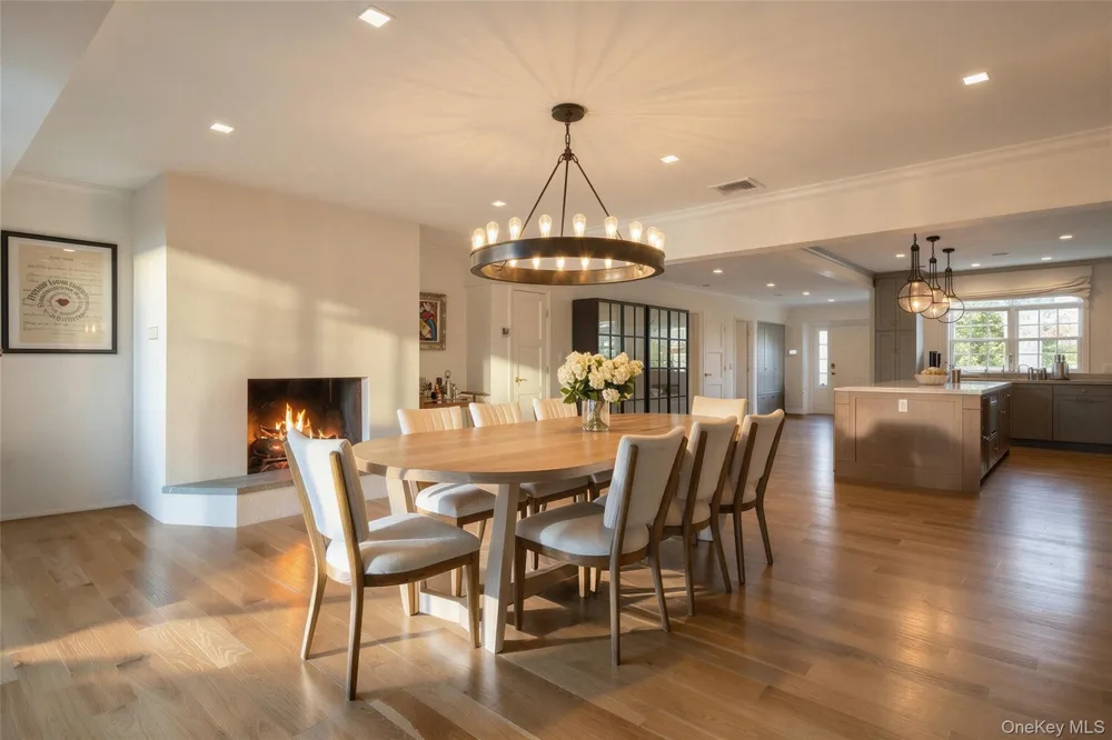 20 Penny Lane Hampton Bays, NY 11946