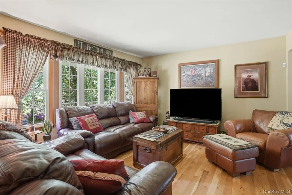 9 Rocky Road Red Hook, NY 12571