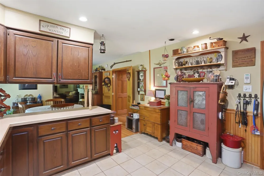 9 Rocky Road Red Hook, NY 12571