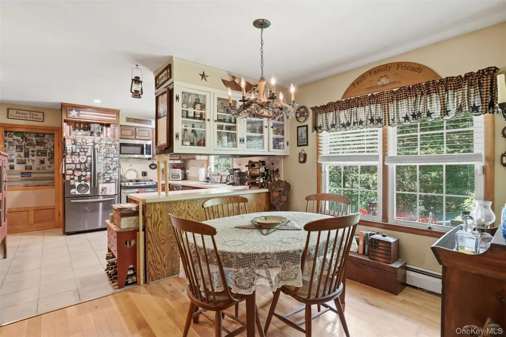 9 Rocky Road Red Hook, NY 12571