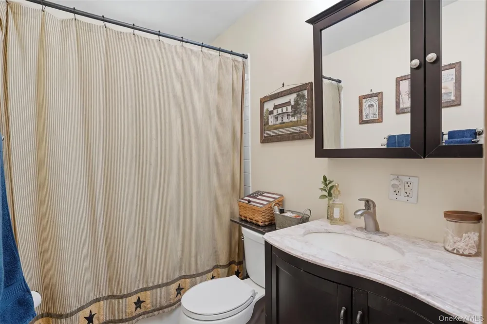 9 Rocky Road Red Hook, NY 12571