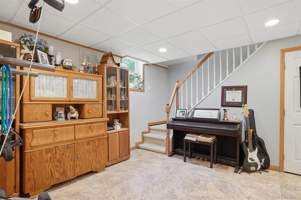 9 Rocky Road Red Hook, NY 12571
