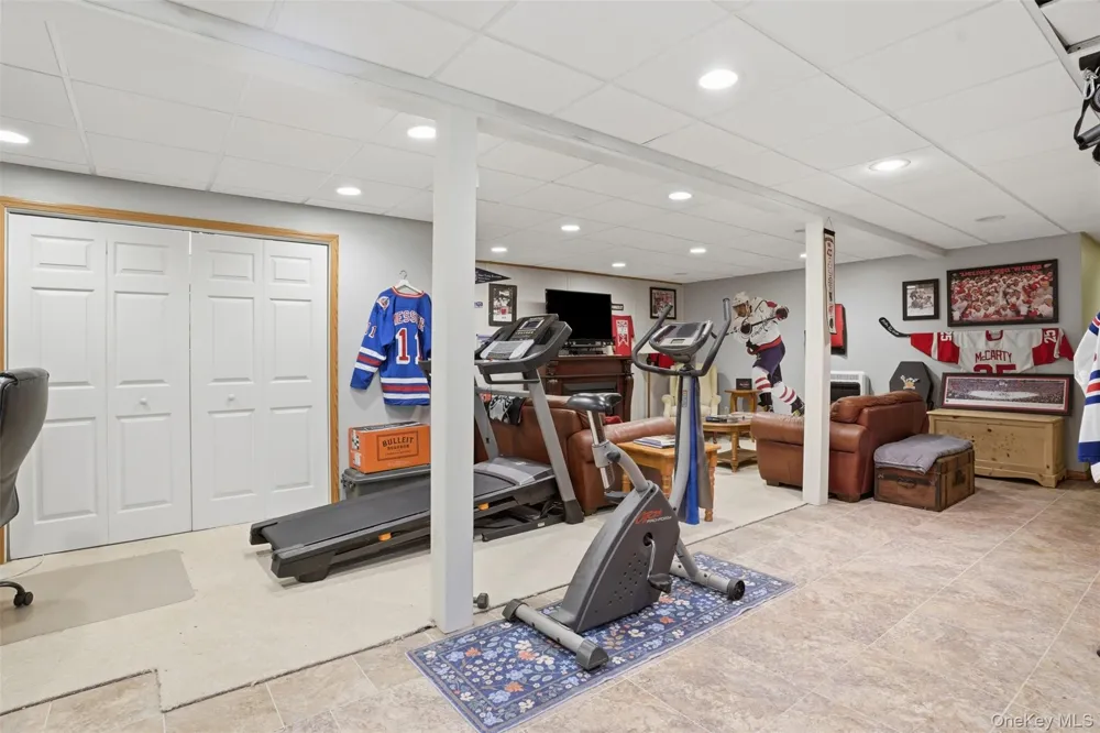 9 Rocky Road Red Hook, NY 12571