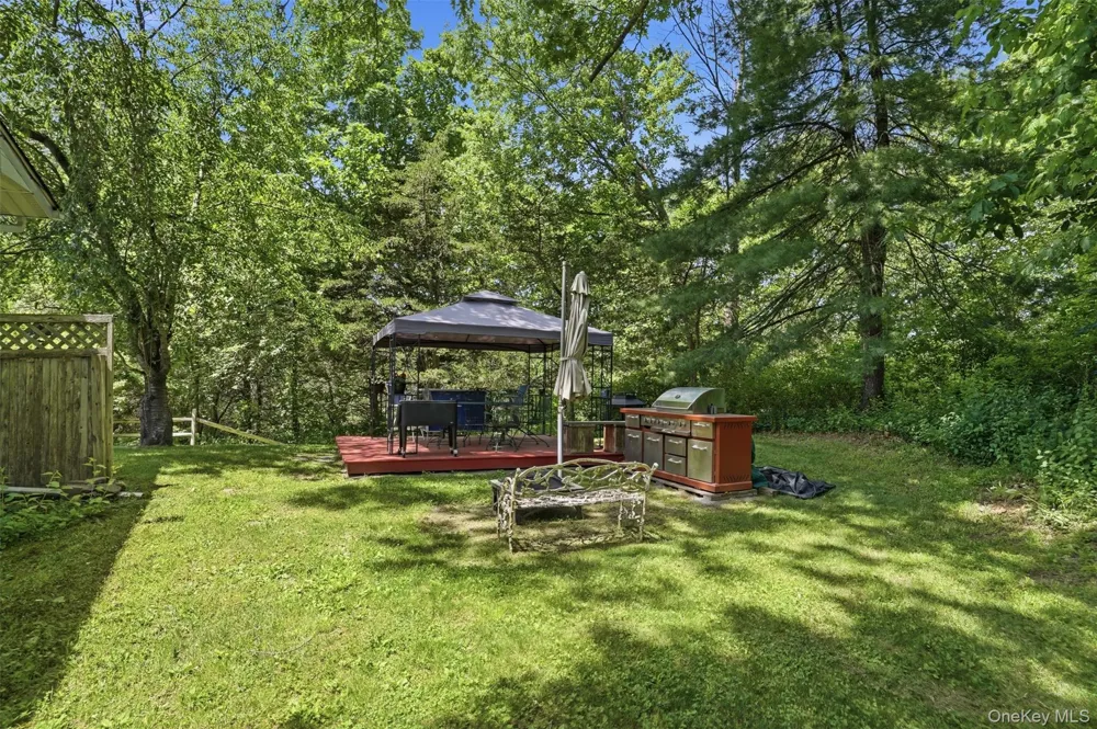 9 Rocky Road Red Hook, NY 12571