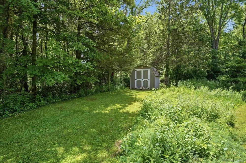 9 Rocky Road Red Hook, NY 12571