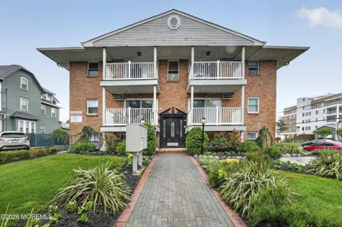 301 6th Avenue #101